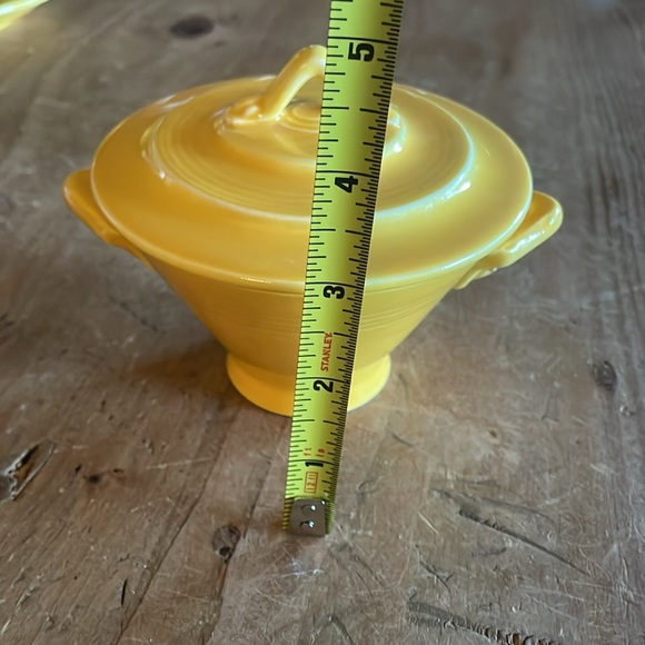 Vintage Fiesta Ware Yellow Sugar Bowl - Picture 8 of 10